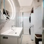 Family Nest Premium 2 Bedroom 2 Bathrooms & Parking By Stayly Апартаменты *